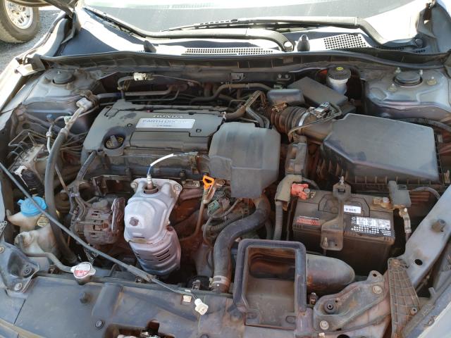 Photo 6 VIN: 1HGCR2F35DA018611 - HONDA ACCORD LX 