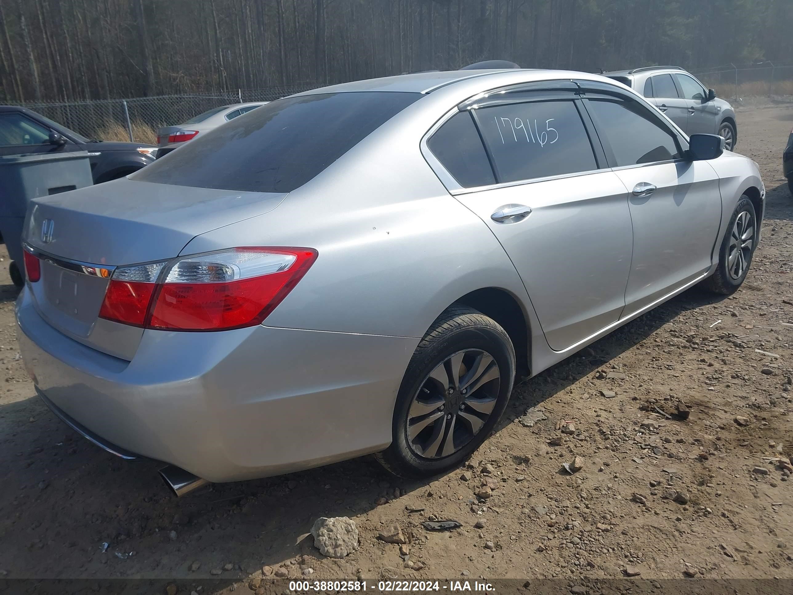 Photo 3 VIN: 1HGCR2F35DA034159 - HONDA ACCORD 