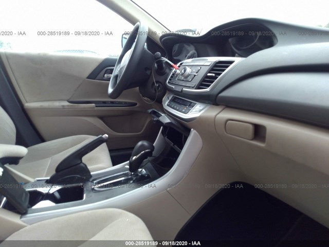 Photo 4 VIN: 1HGCR2F35DA049597 - HONDA ACCORD SDN 