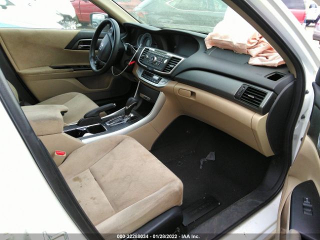 Photo 4 VIN: 1HGCR2F35DA073317 - HONDA ACCORD SDN 