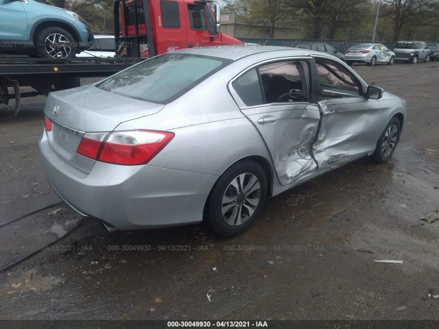 Photo 3 VIN: 1HGCR2F35DA110981 - HONDA ACCORD SDN 