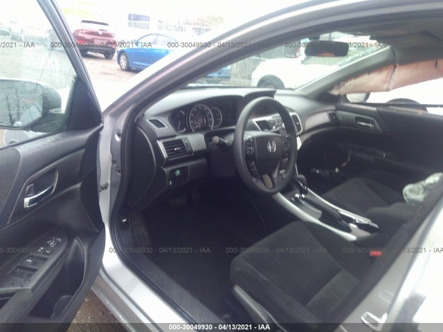 Photo 4 VIN: 1HGCR2F35DA110981 - HONDA ACCORD SDN 