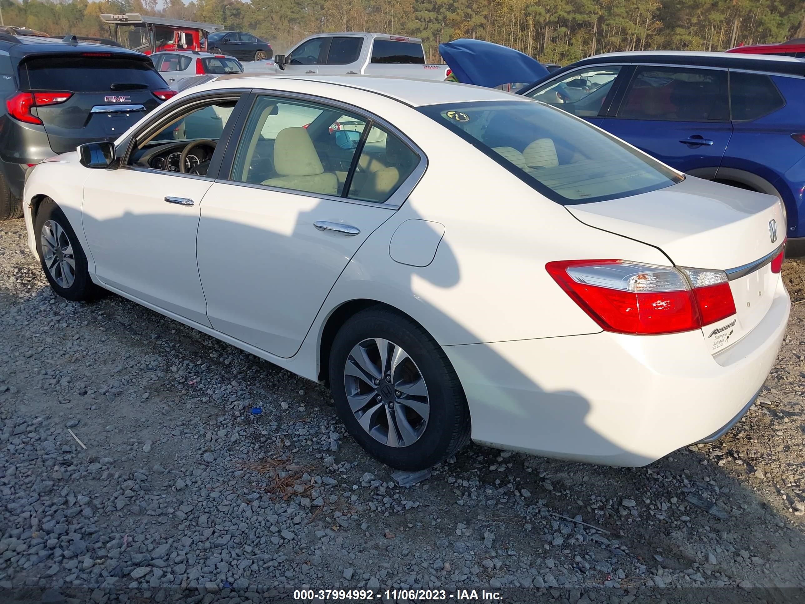 Photo 2 VIN: 1HGCR2F35DA142264 - HONDA ACCORD 