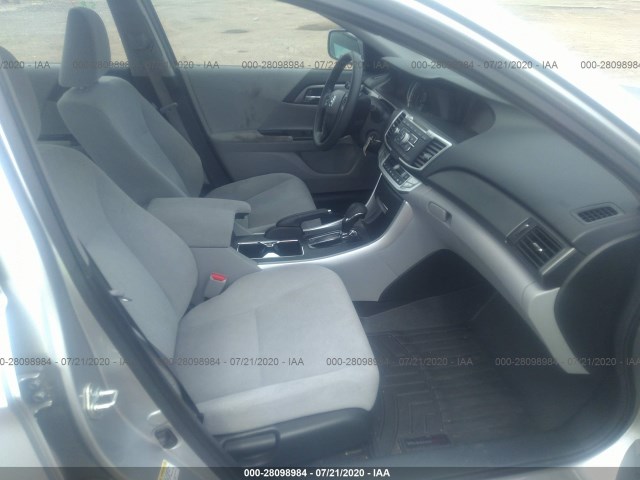 Photo 4 VIN: 1HGCR2F35DA213110 - HONDA ACCORD SDN 