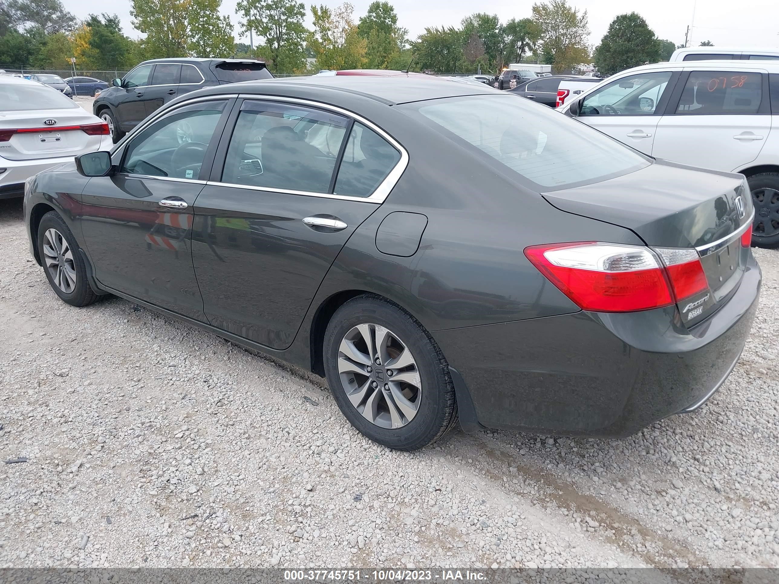 Photo 2 VIN: 1HGCR2F35DA247936 - HONDA ACCORD 