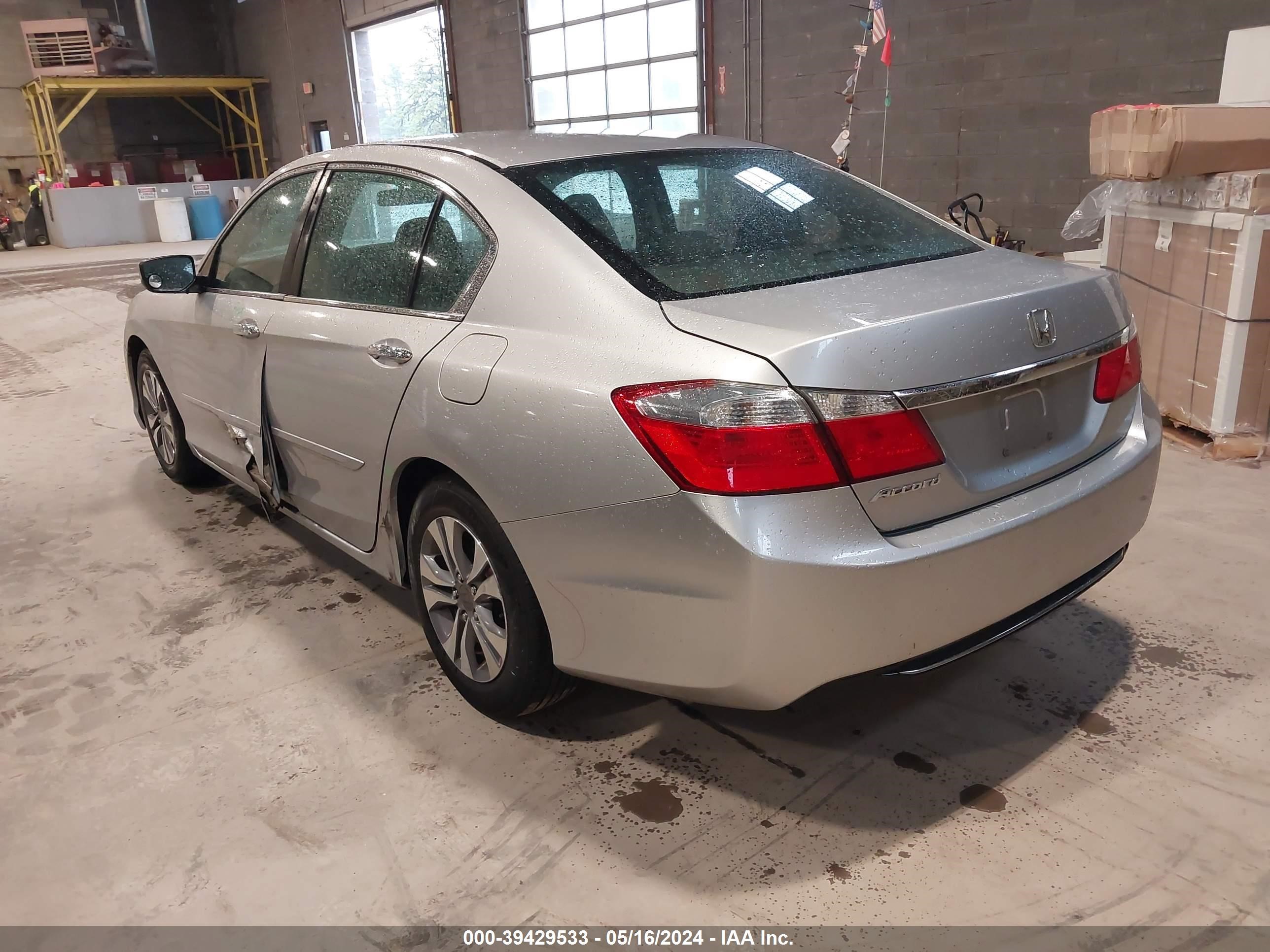 Photo 2 VIN: 1HGCR2F35DA284372 - HONDA ACCORD 