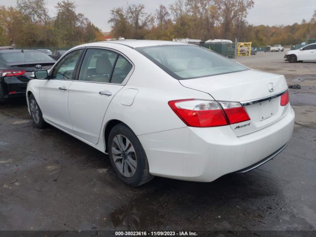 Photo 2 VIN: 1HGCR2F35EA206210 - HONDA ACCORD 