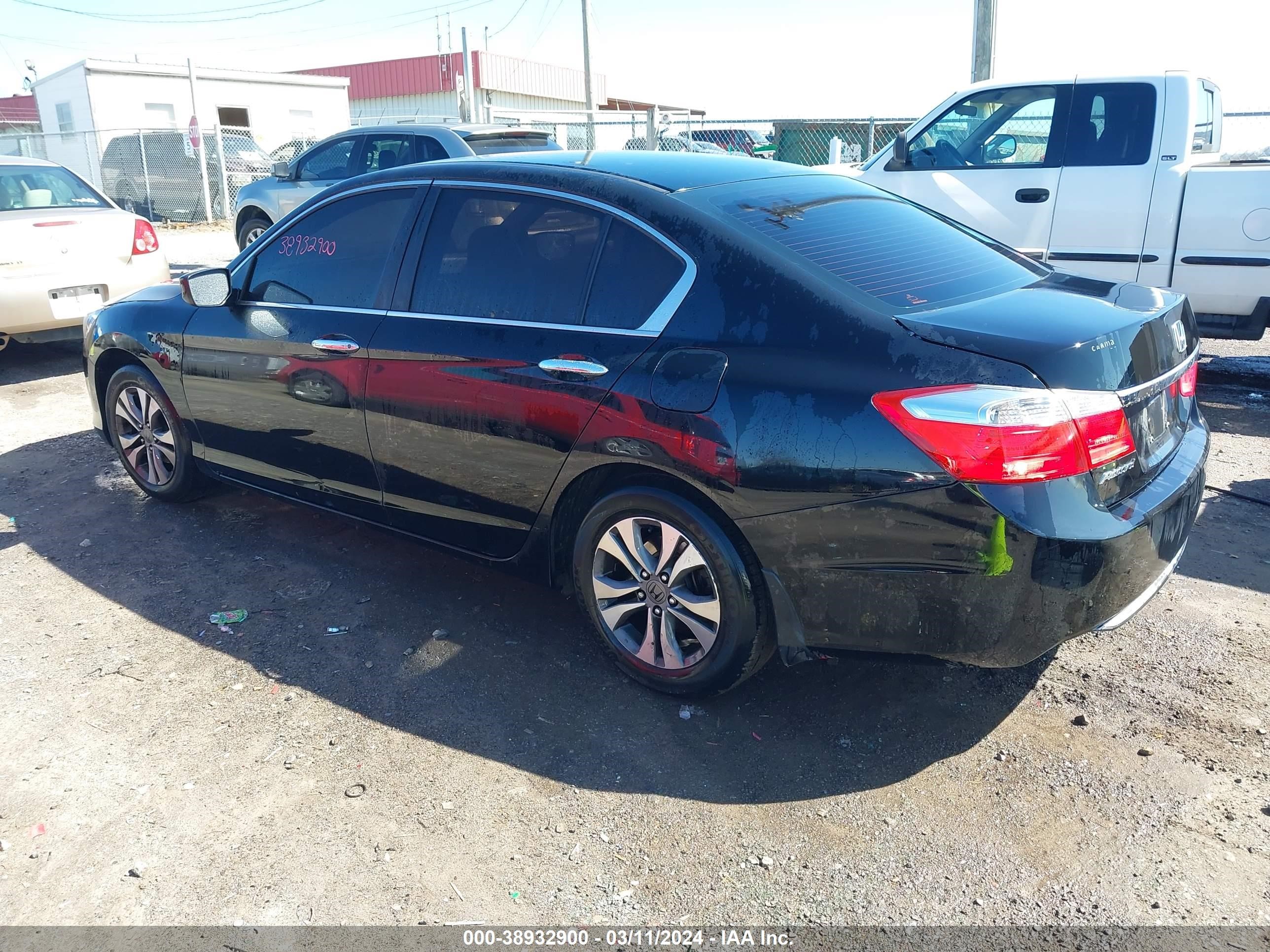 Photo 2 VIN: 1HGCR2F35EA230037 - HONDA ACCORD 