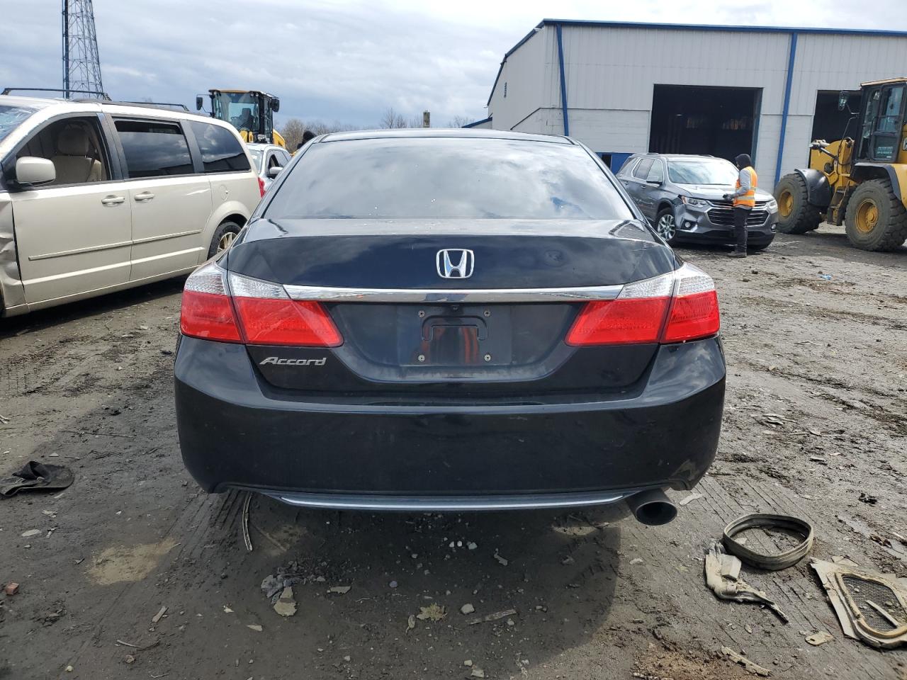 Photo 5 VIN: 1HGCR2F35EA242043 - HONDA ACCORD 