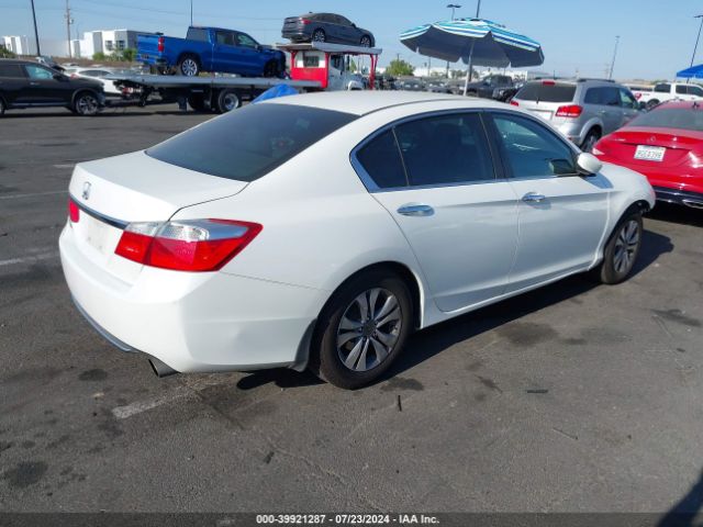 Photo 3 VIN: 1HGCR2F35FA010592 - HONDA ACCORD 