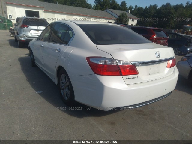 Photo 2 VIN: 1HGCR2F35FA026114 - HONDA ACCORD SEDAN 