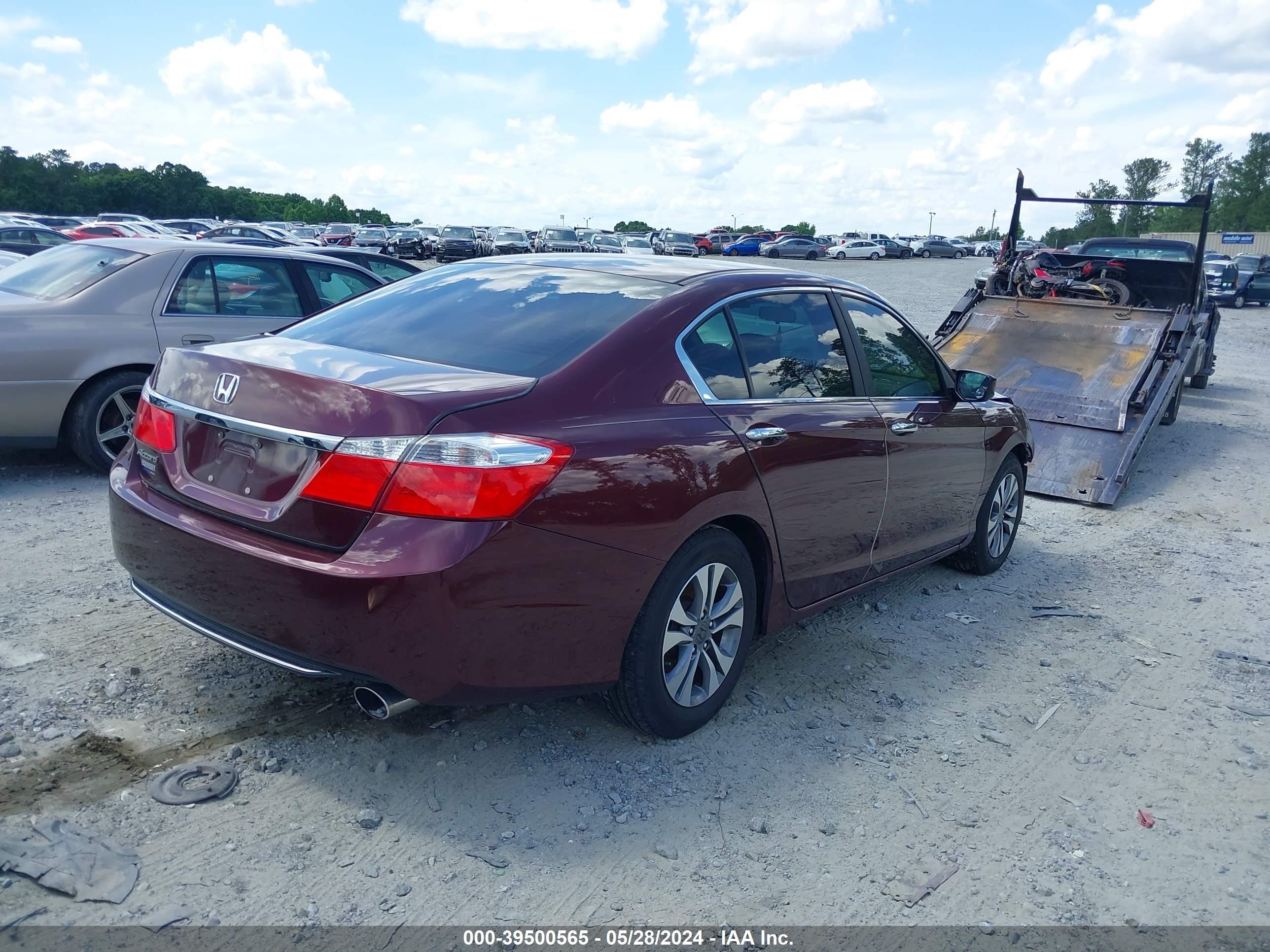 Photo 3 VIN: 1HGCR2F35FA185375 - HONDA ACCORD 