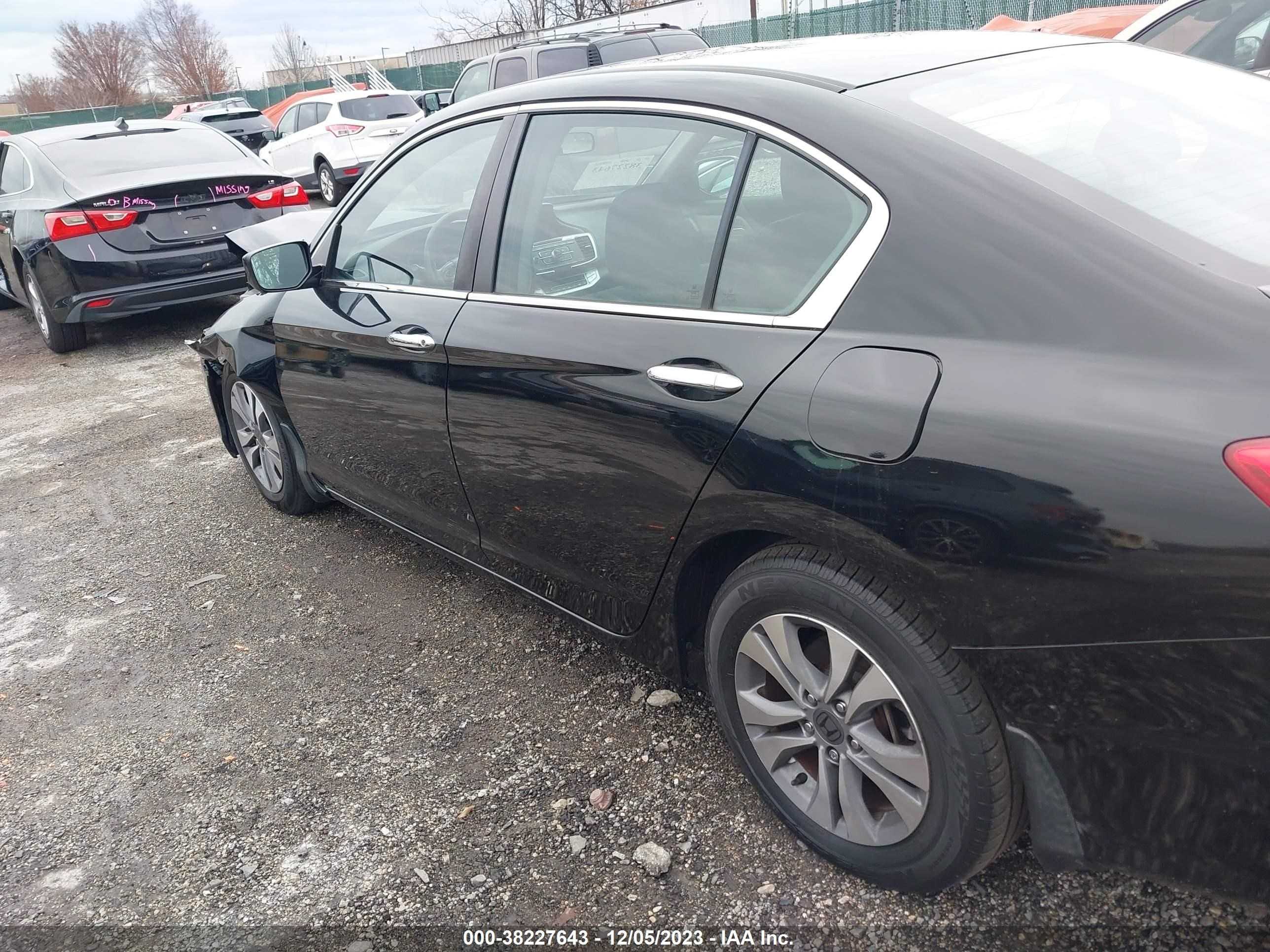 Photo 11 VIN: 1HGCR2F35FA256221 - HONDA ACCORD 