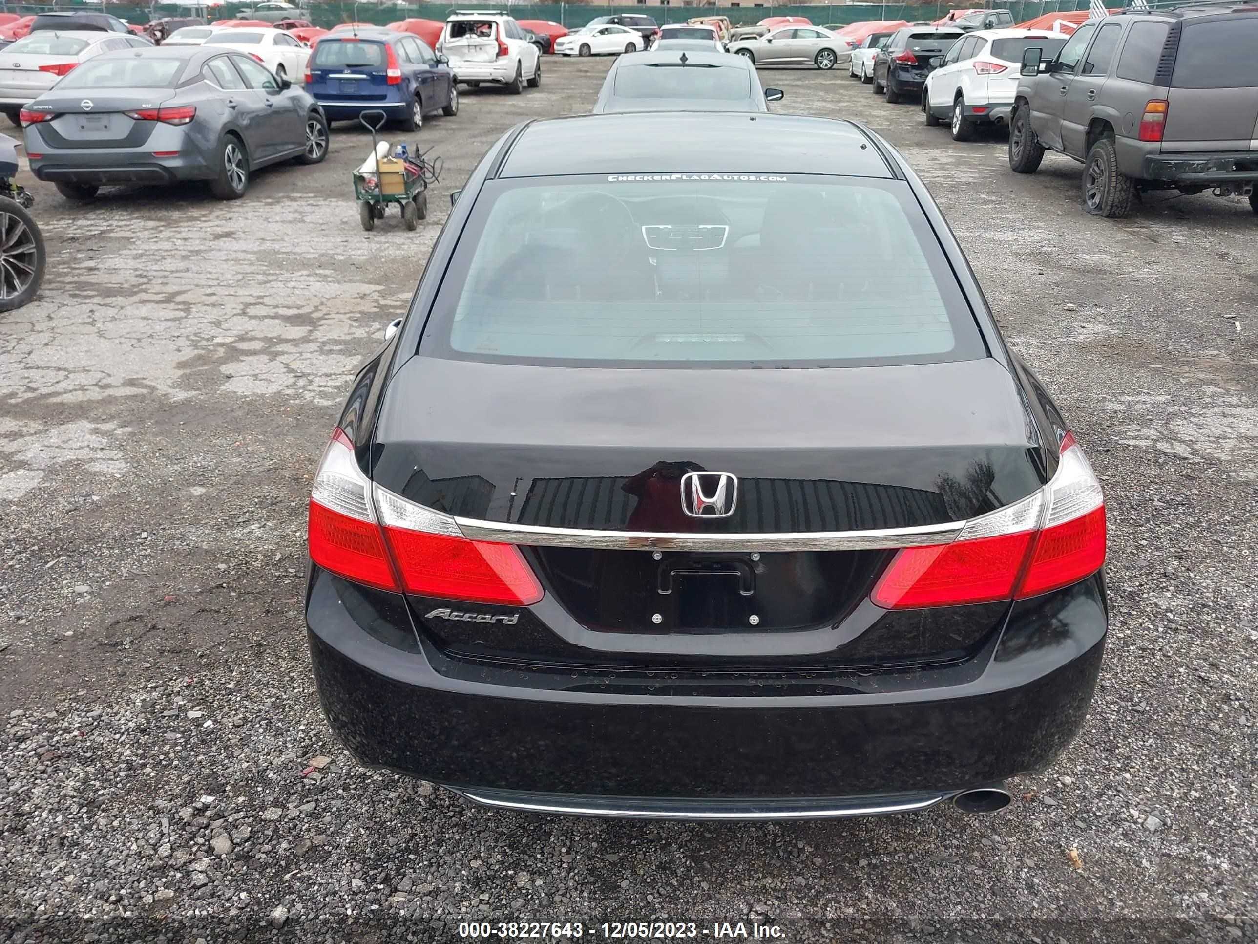 Photo 16 VIN: 1HGCR2F35FA256221 - HONDA ACCORD 