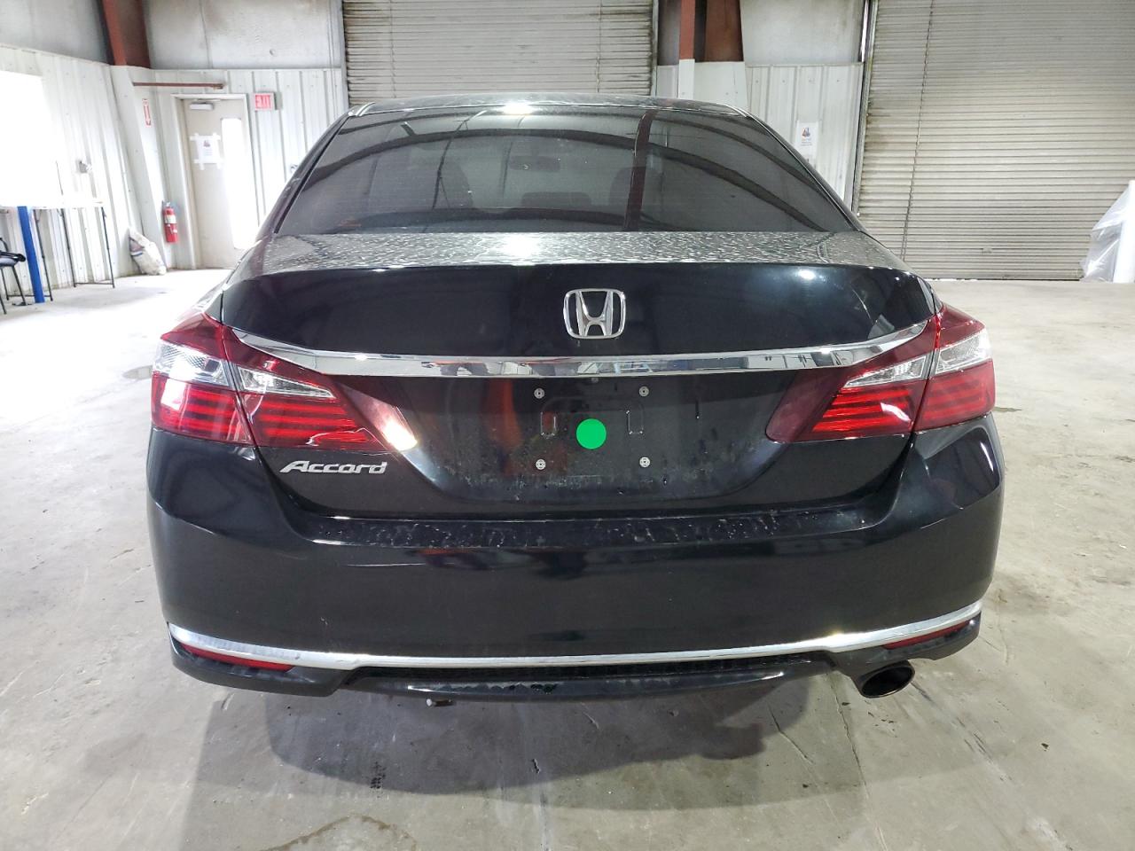 Photo 5 VIN: 1HGCR2F35GA001313 - HONDA ACCORD 