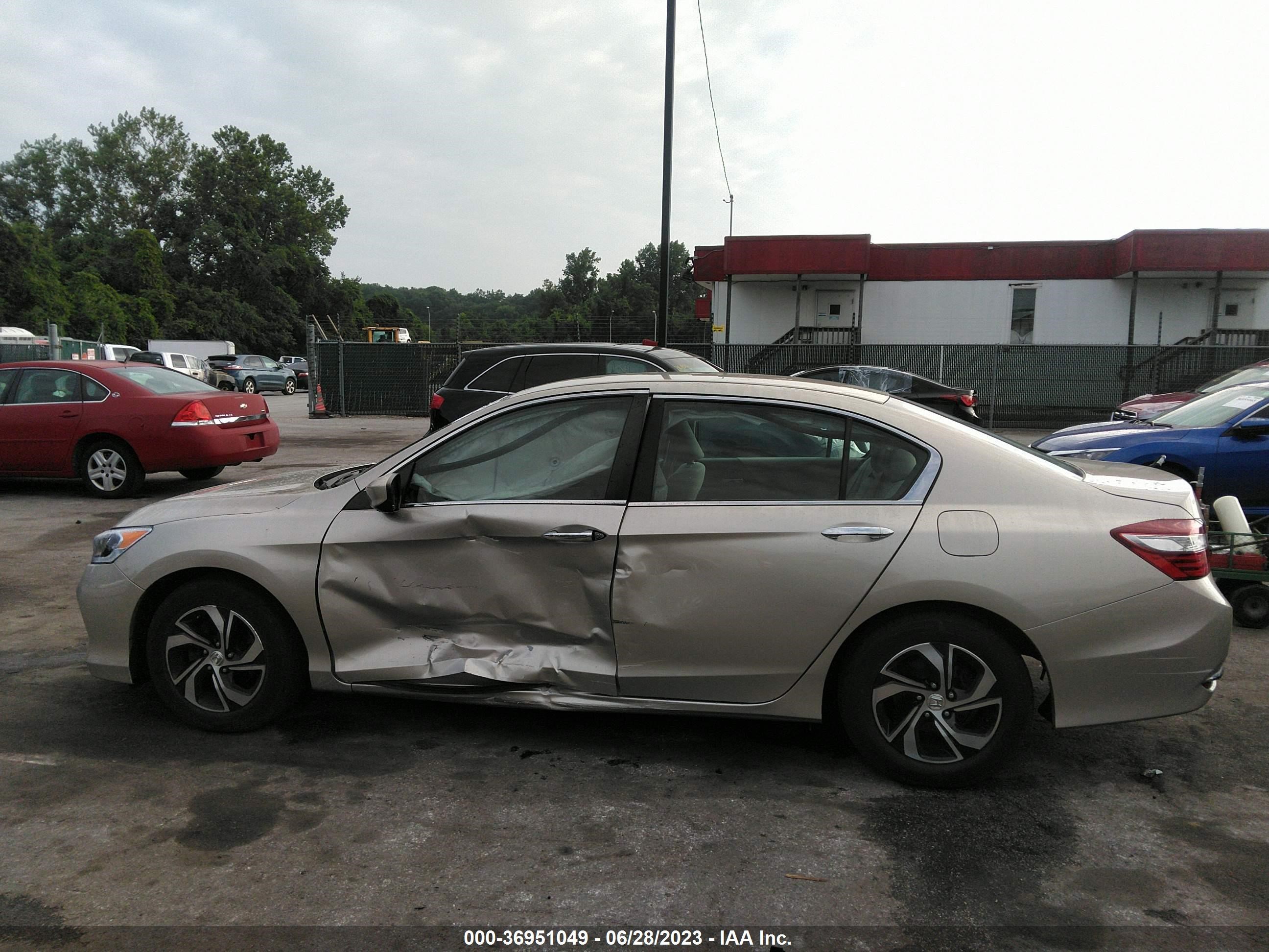 Photo 13 VIN: 1HGCR2F35GA061382 - HONDA ACCORD 