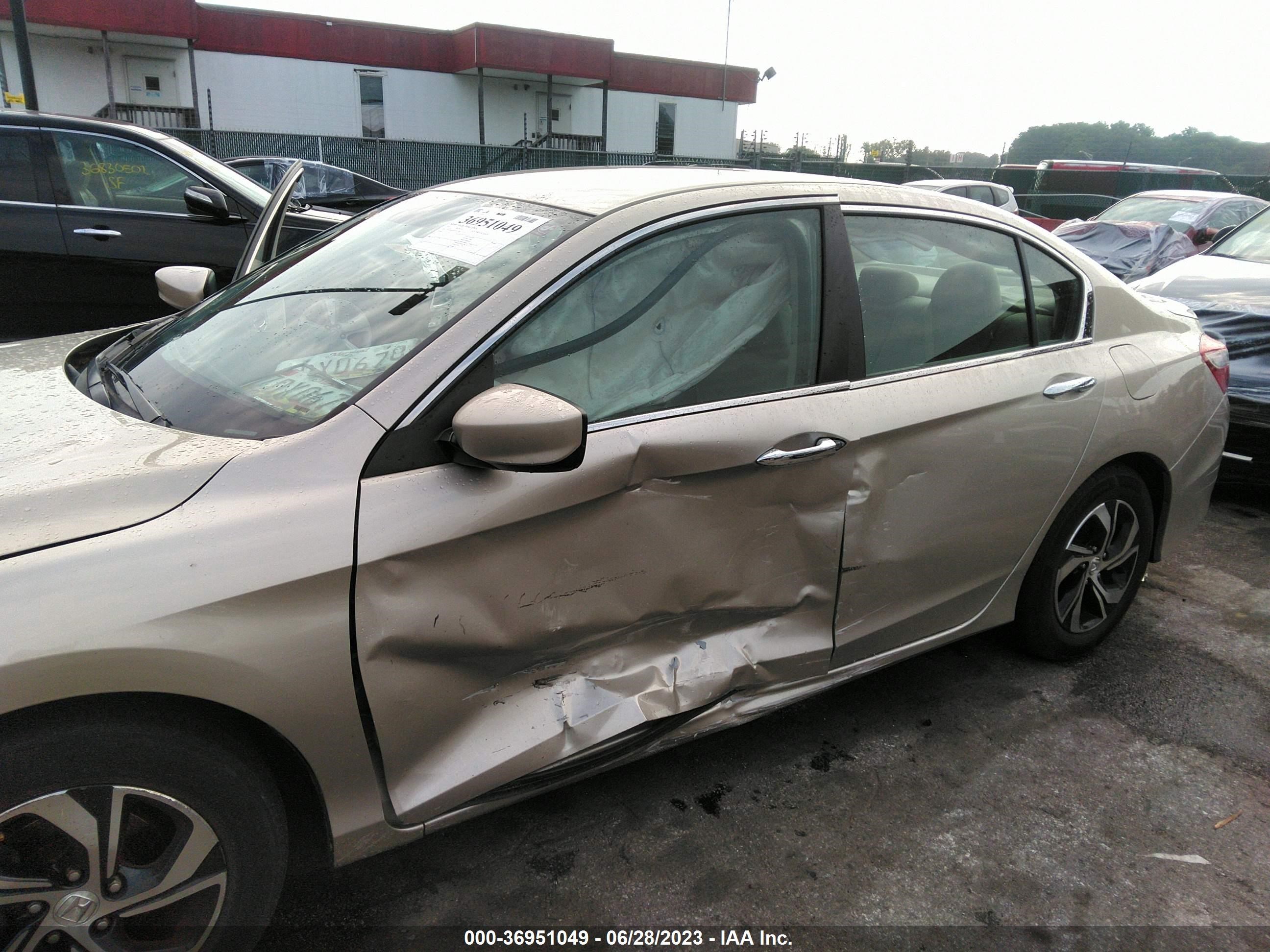 Photo 5 VIN: 1HGCR2F35GA061382 - HONDA ACCORD 