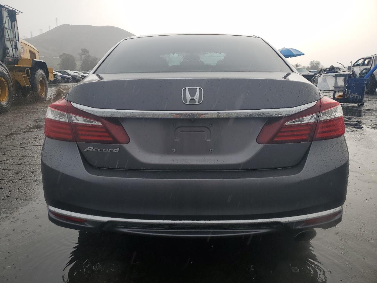 Photo 5 VIN: 1HGCR2F35HA111456 - HONDA ACCORD 