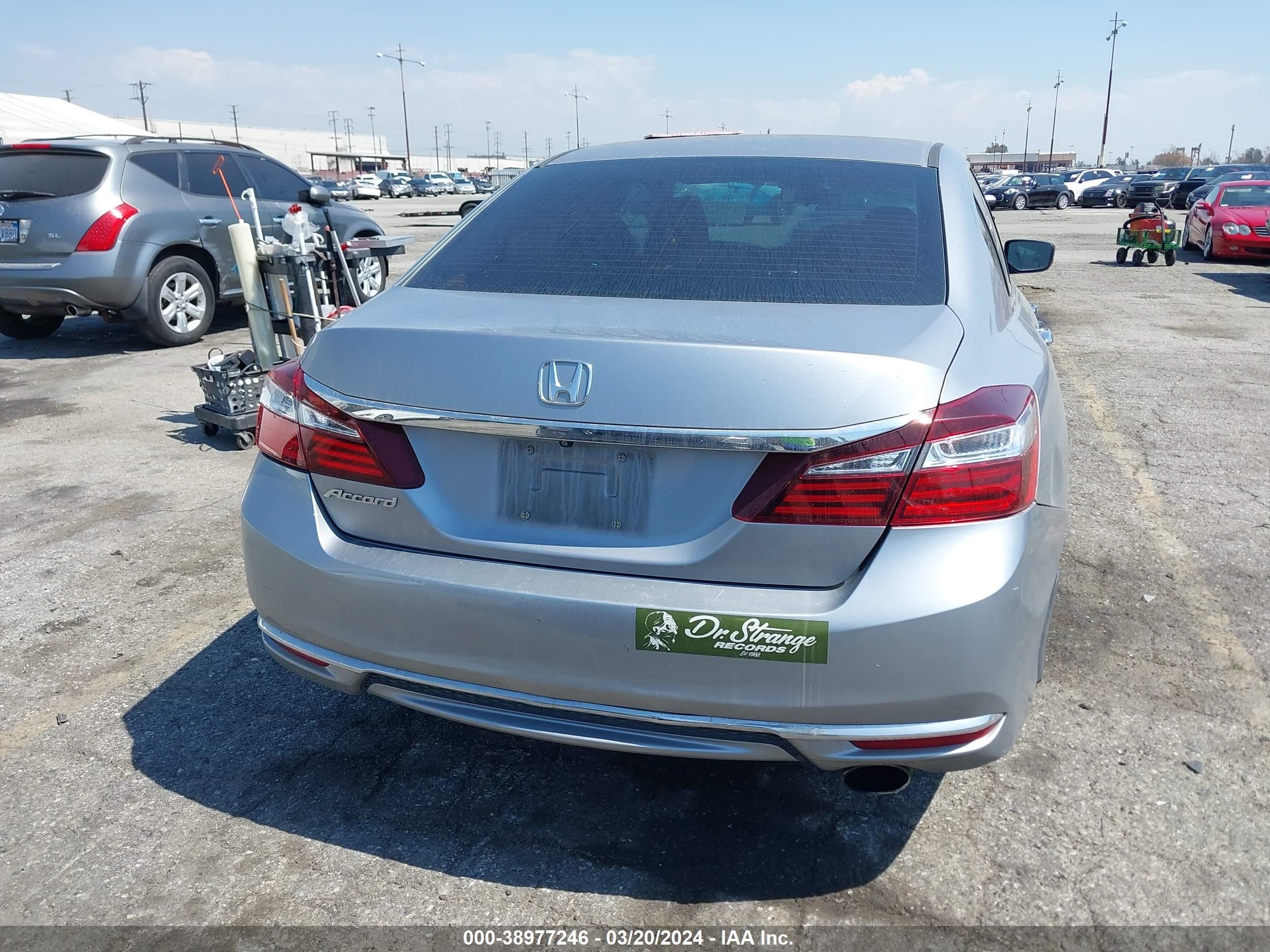 Photo 16 VIN: 1HGCR2F35HA206471 - HONDA ACCORD 