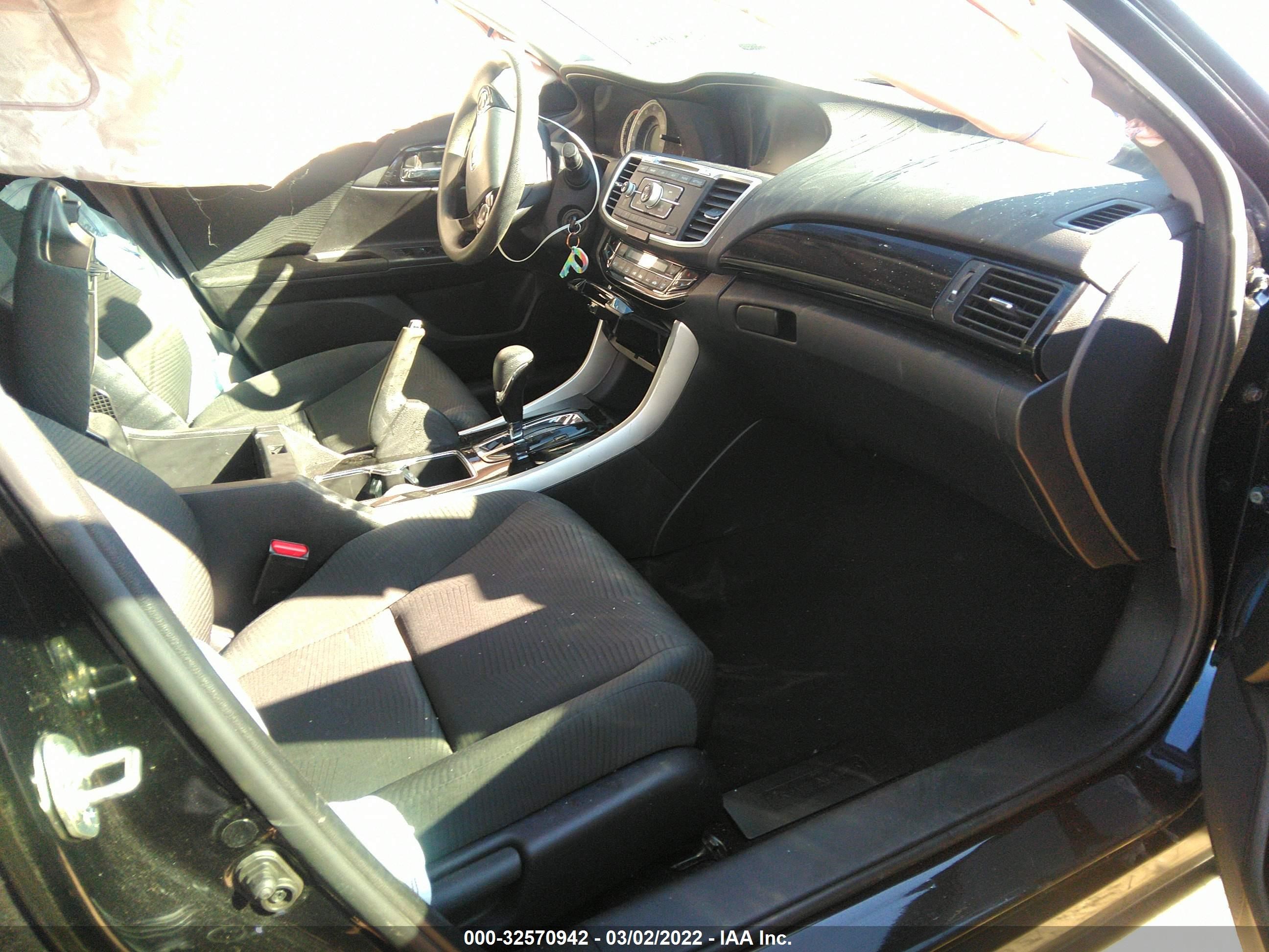 Photo 4 VIN: 1HGCR2F35HA221133 - HONDA ACCORD 