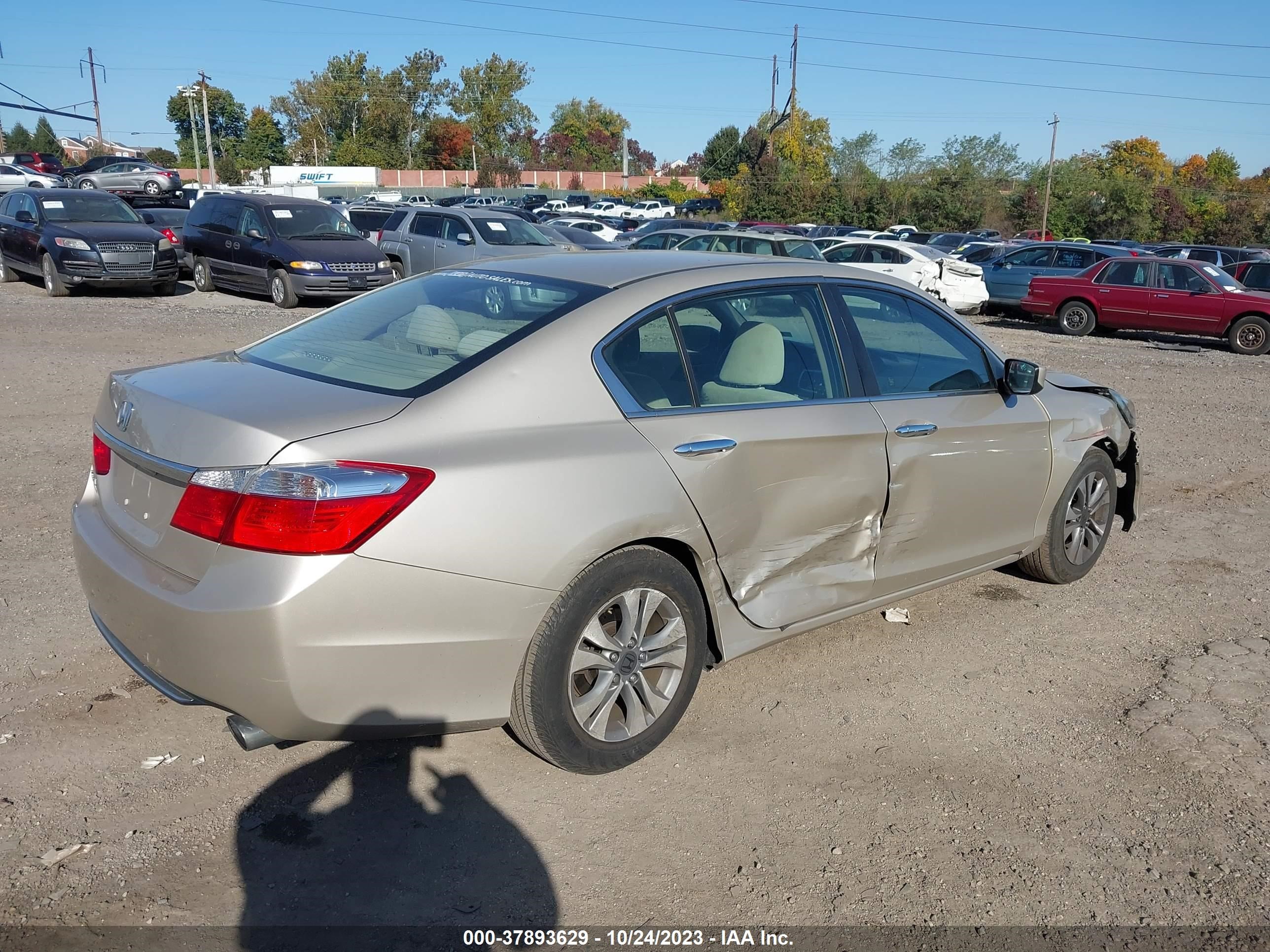 Photo 3 VIN: 1HGCR2F36DA118927 - HONDA ACCORD 