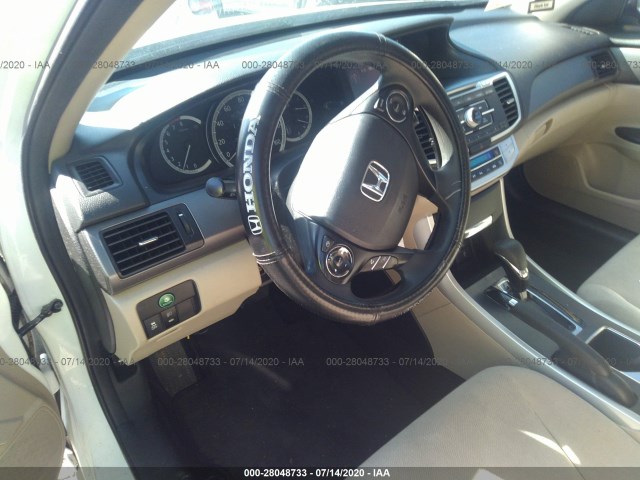 Photo 4 VIN: 1HGCR2F36DA122279 - HONDA ACCORD SDN 