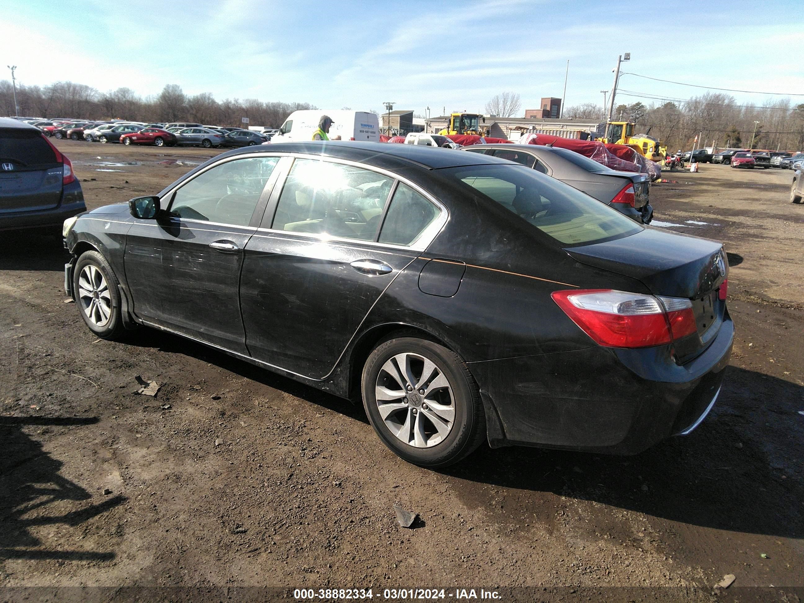 Photo 2 VIN: 1HGCR2F36EA089124 - HONDA ACCORD 