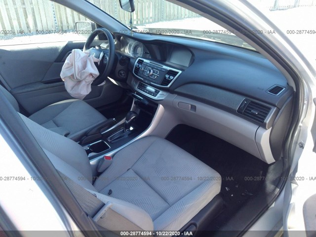 Photo 4 VIN: 1HGCR2F36FA074933 - HONDA ACCORD SEDAN 