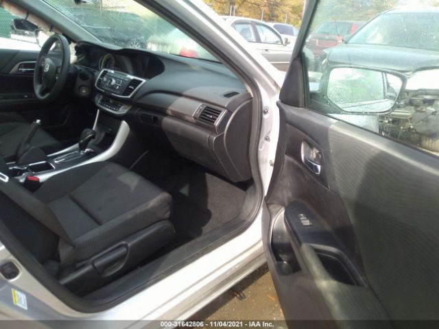 Photo 4 VIN: 1HGCR2F36FA104822 - HONDA ACCORD SEDAN 