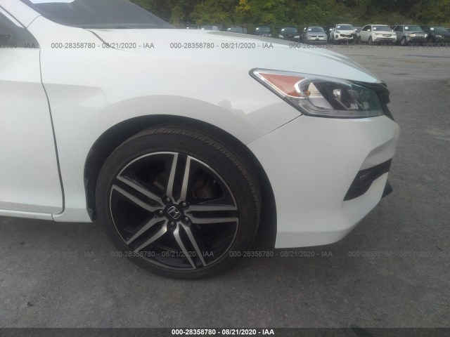 Photo 5 VIN: 1HGCR2F36FA112564 - HONDA ACCORD SEDAN 