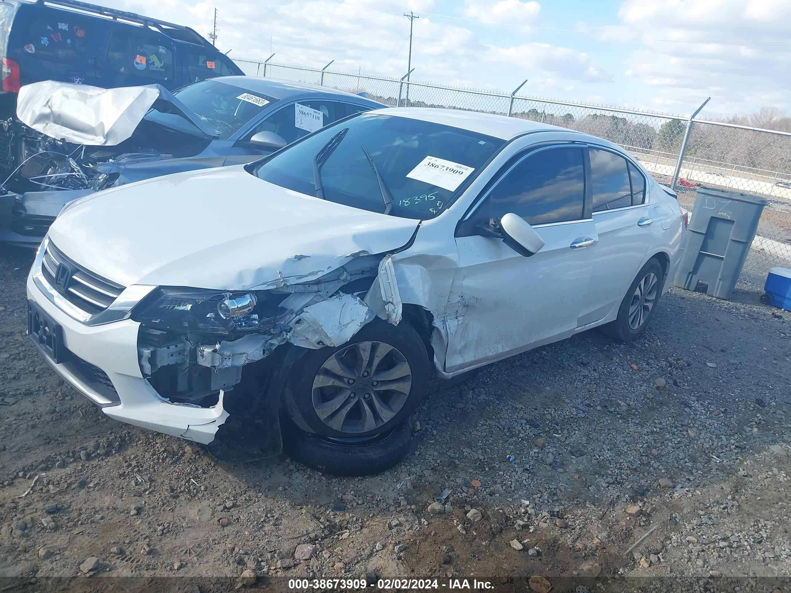 Photo 1 VIN: 1HGCR2F36FA118395 - HONDA ACCORD 