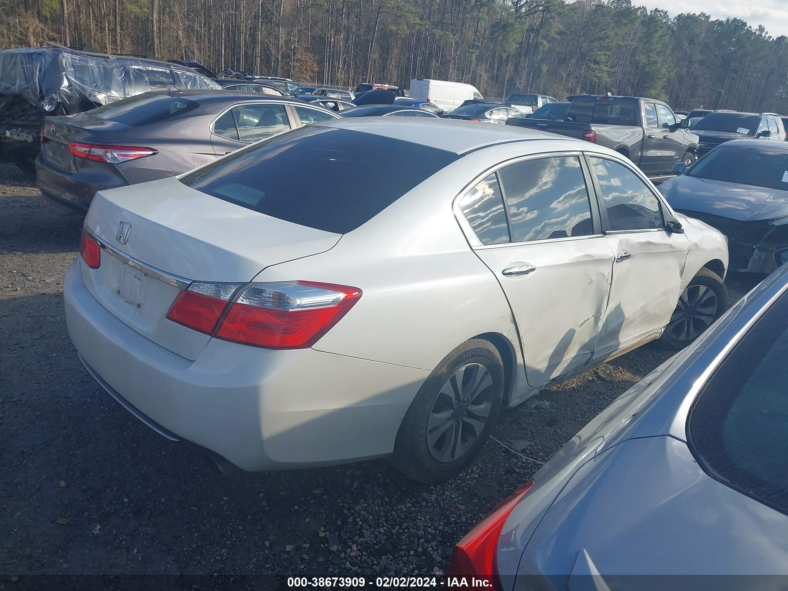 Photo 3 VIN: 1HGCR2F36FA118395 - HONDA ACCORD 