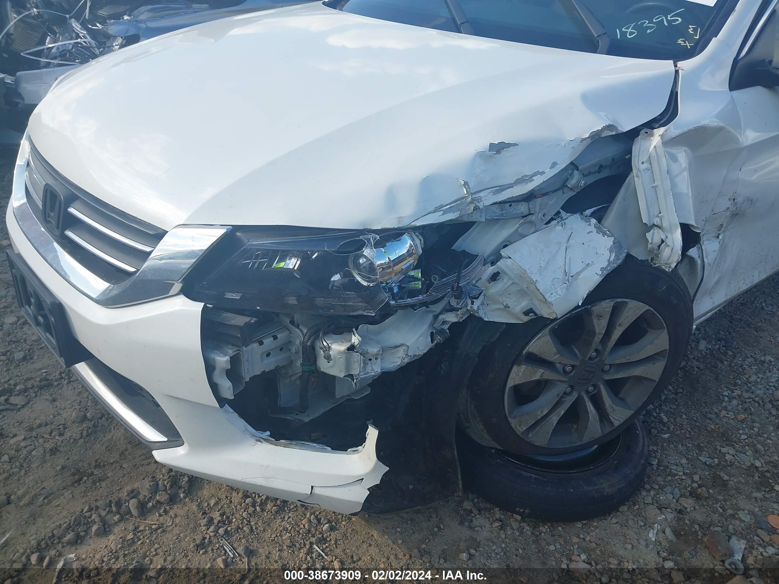 Photo 5 VIN: 1HGCR2F36FA118395 - HONDA ACCORD 