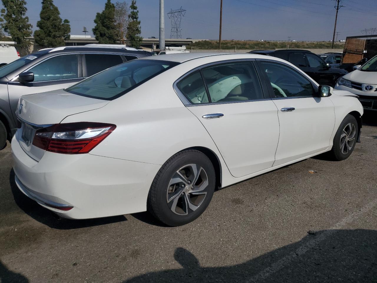 Photo 2 VIN: 1HGCR2F36GA008545 - HONDA ACCORD 