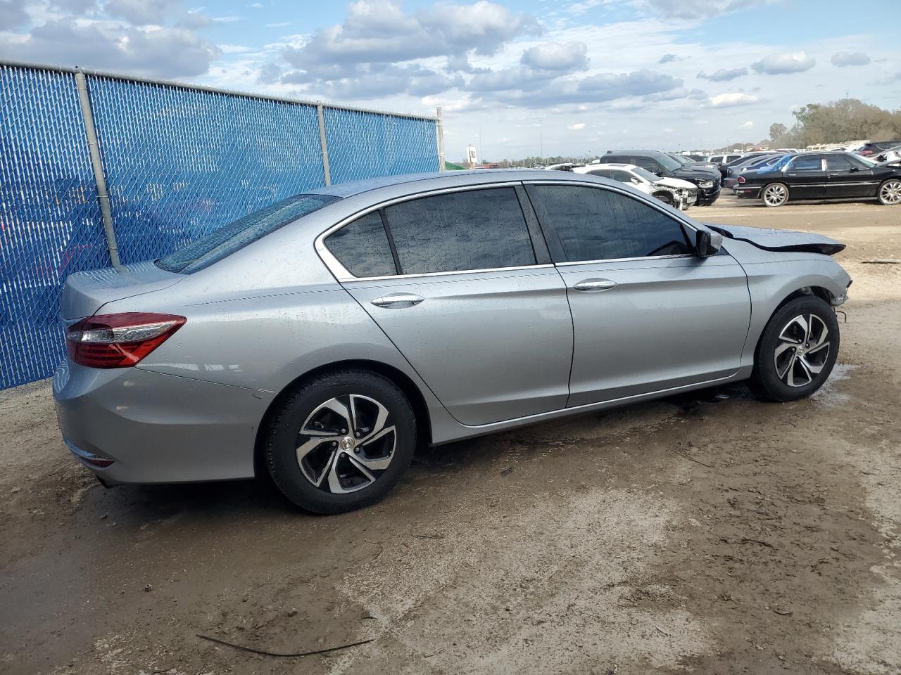 Photo 2 VIN: 1HGCR2F36GA014698 - HONDA ACCORD 