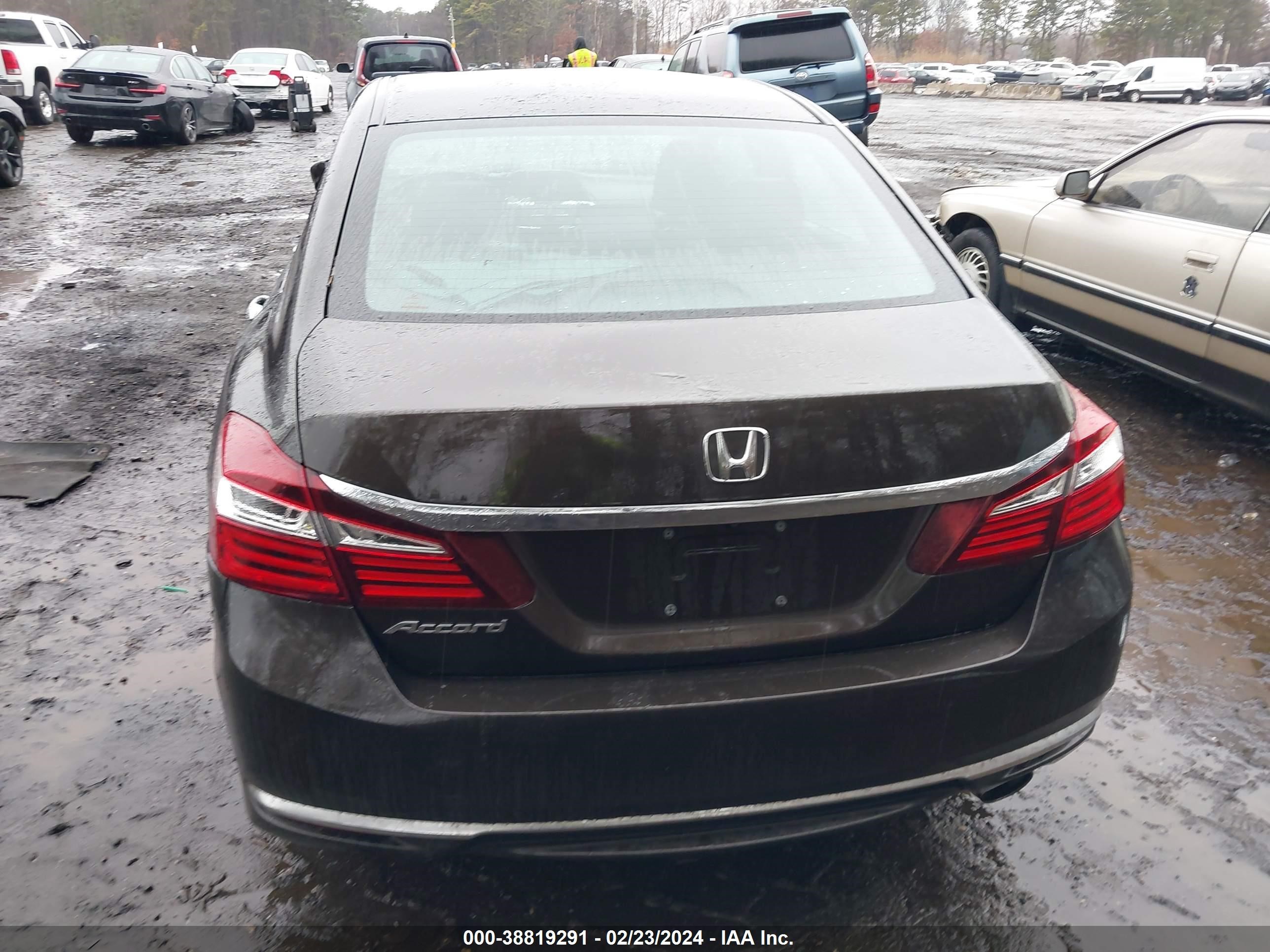 Photo 15 VIN: 1HGCR2F36GA057812 - HONDA ACCORD 