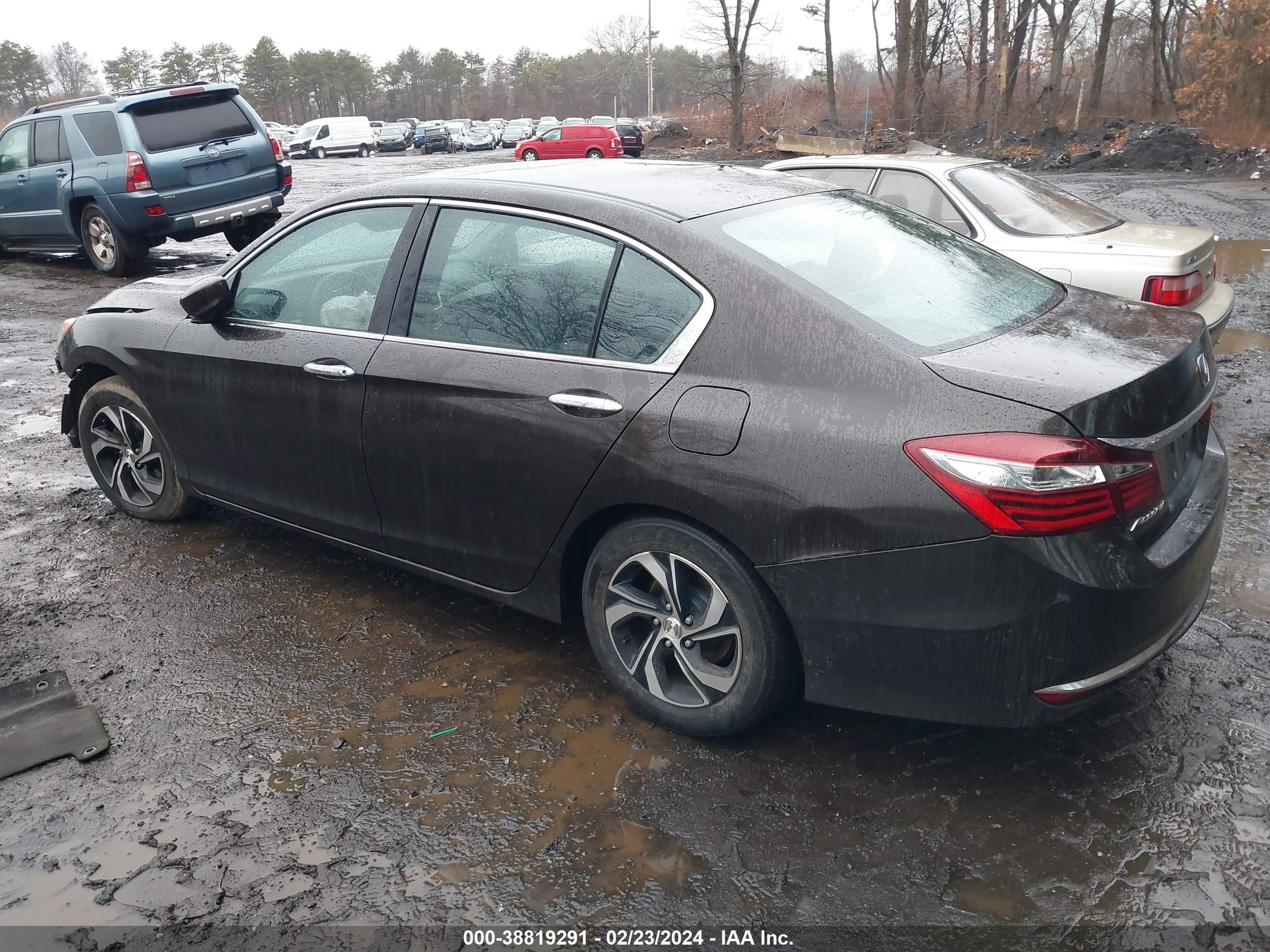 Photo 2 VIN: 1HGCR2F36GA057812 - HONDA ACCORD 