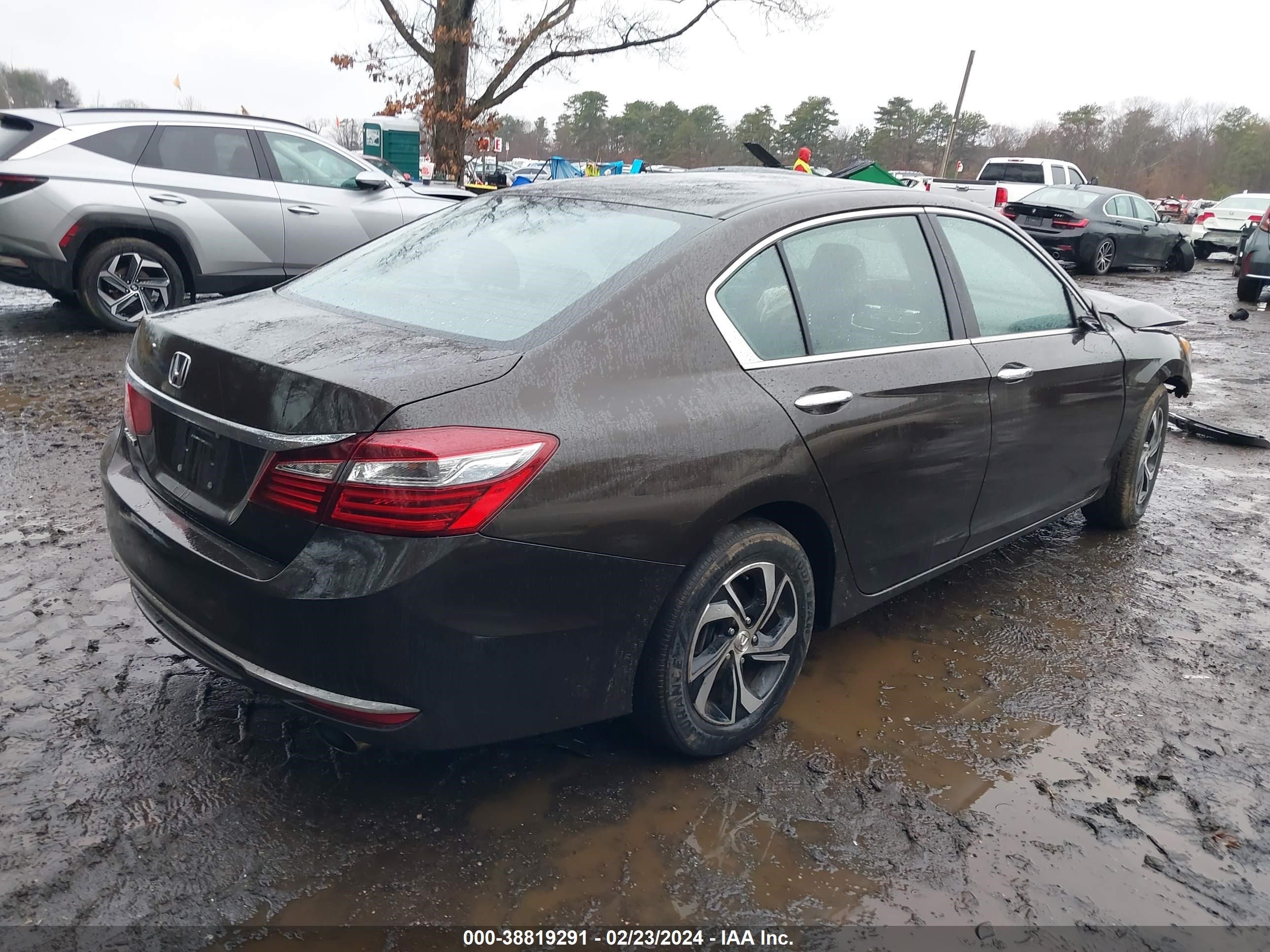 Photo 3 VIN: 1HGCR2F36GA057812 - HONDA ACCORD 