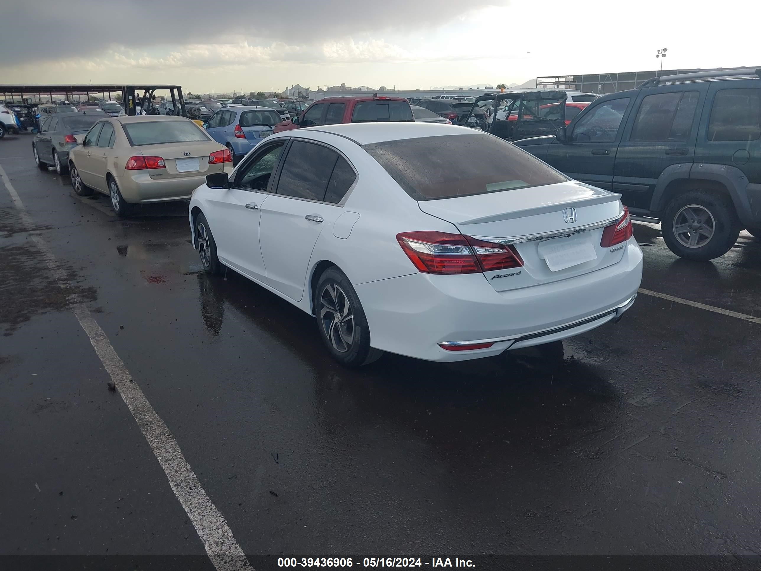 Photo 2 VIN: 1HGCR2F36HA096630 - HONDA ACCORD 