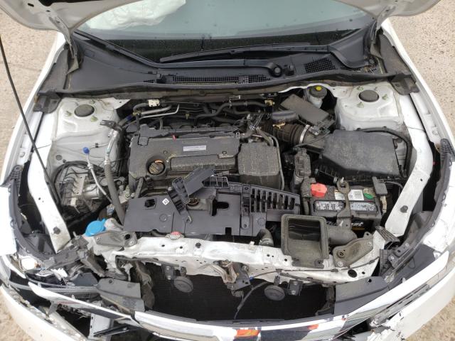 Photo 6 VIN: 1HGCR2F36HA148225 - HONDA ACCORD LX 