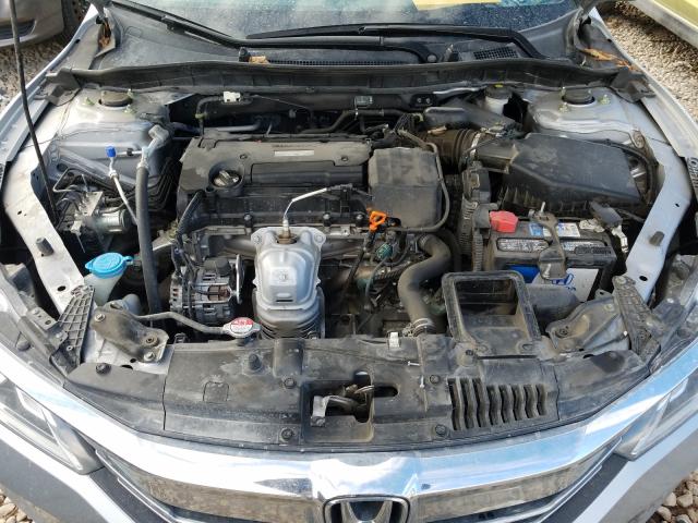 Photo 6 VIN: 1HGCR2F36HA162111 - HONDA ACCORD LX 