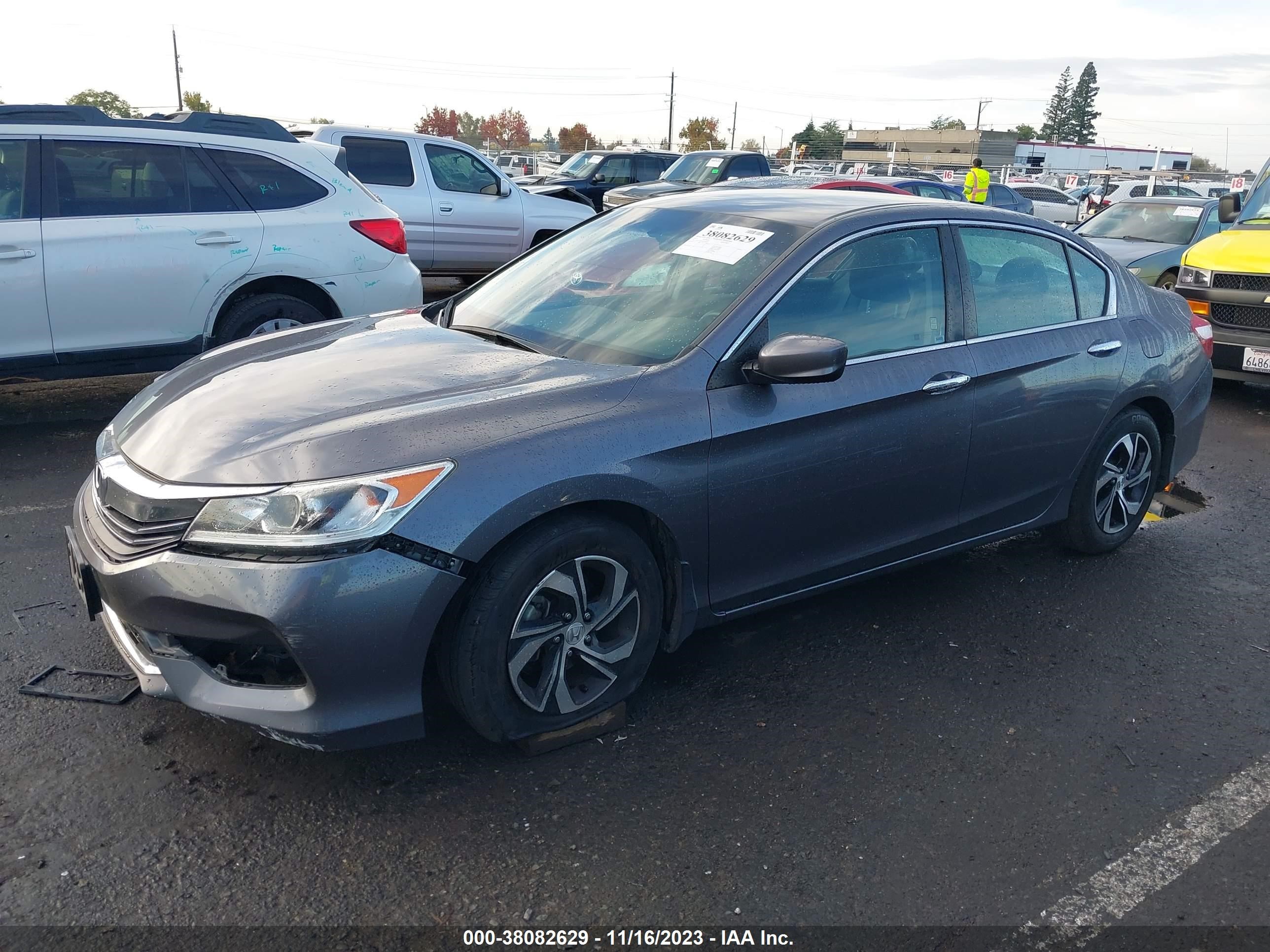 Photo 1 VIN: 1HGCR2F36HA165459 - HONDA ACCORD 