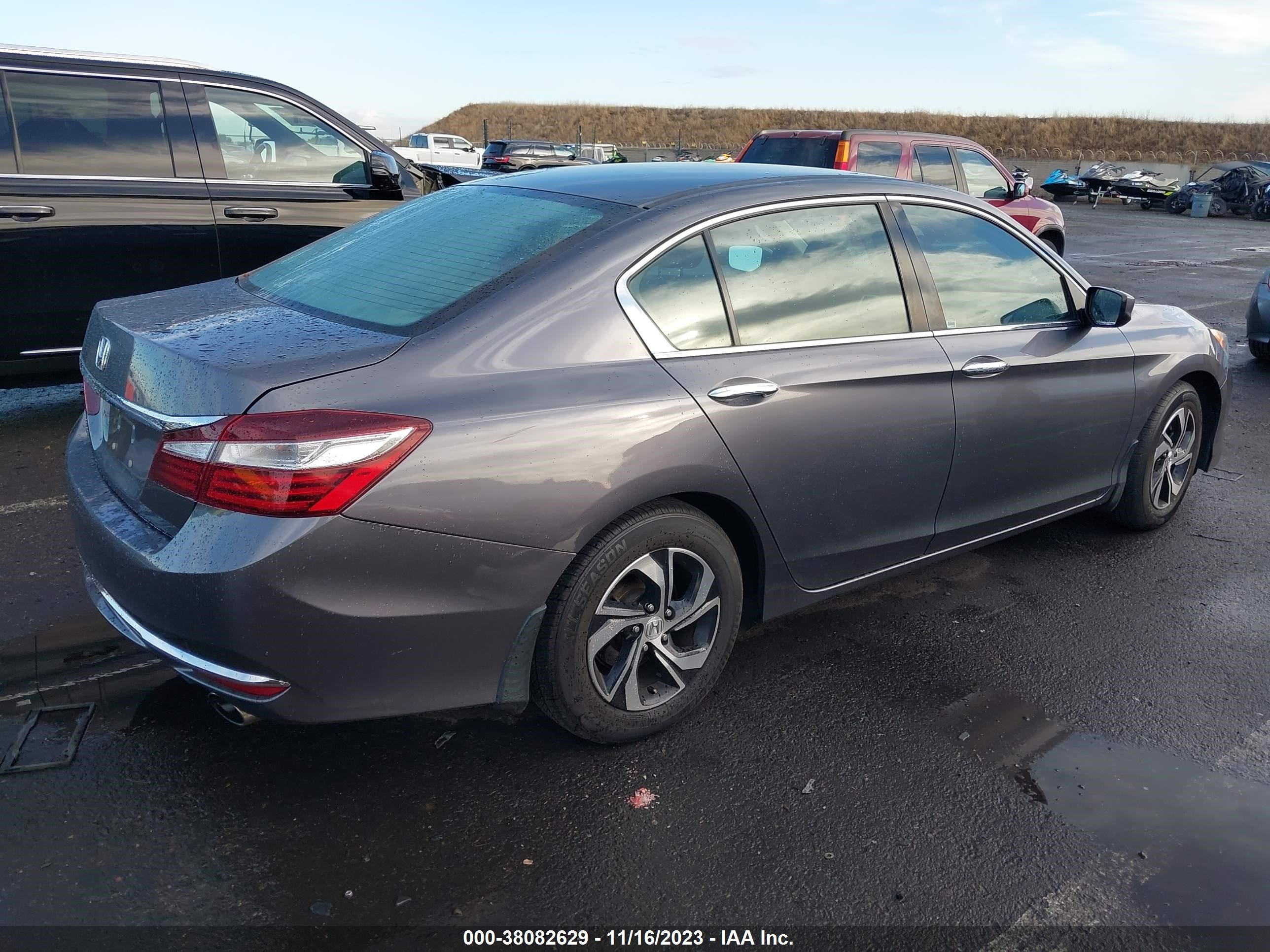 Photo 3 VIN: 1HGCR2F36HA165459 - HONDA ACCORD 