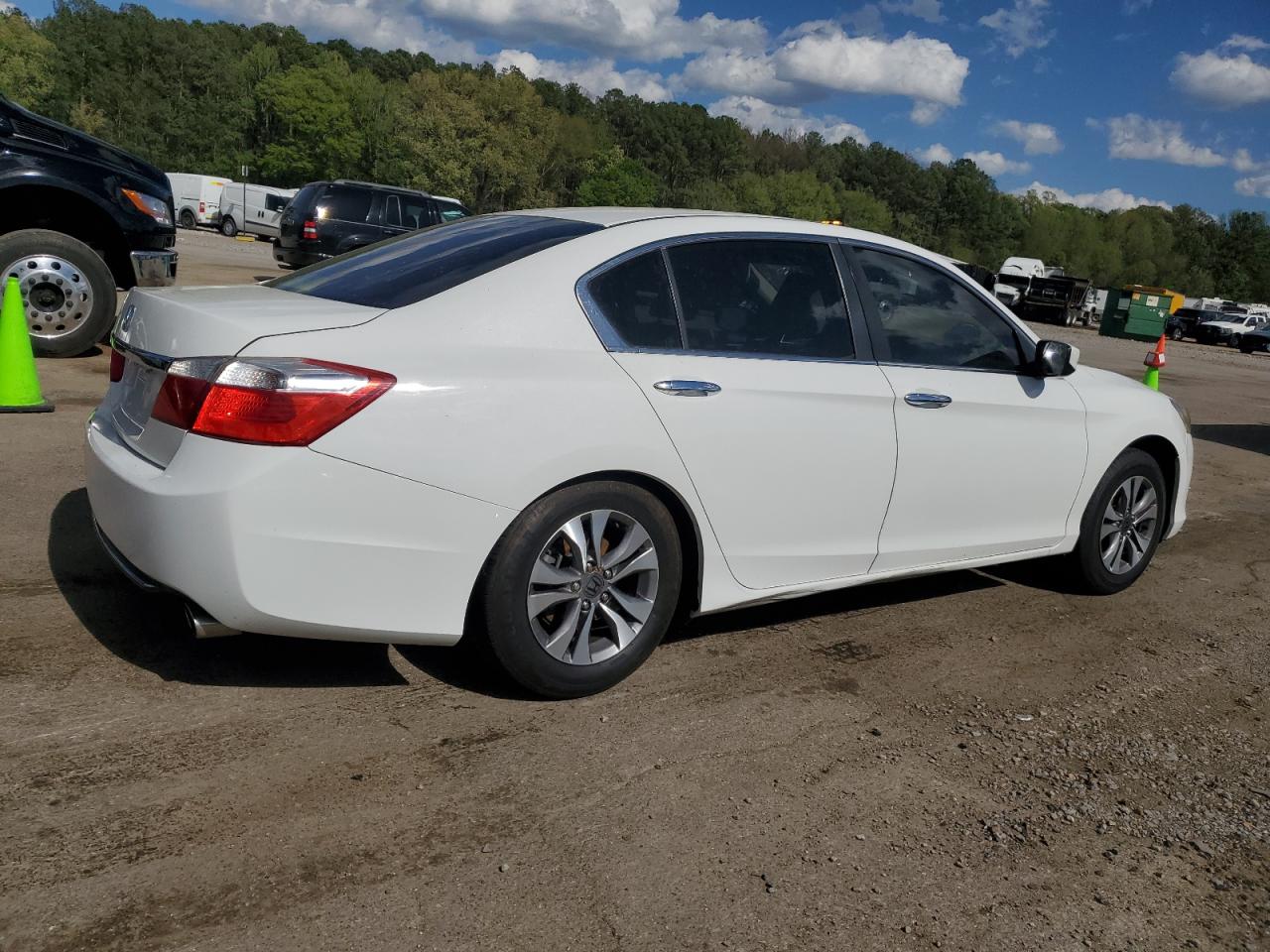 Photo 2 VIN: 1HGCR2F37DA200178 - HONDA ACCORD 