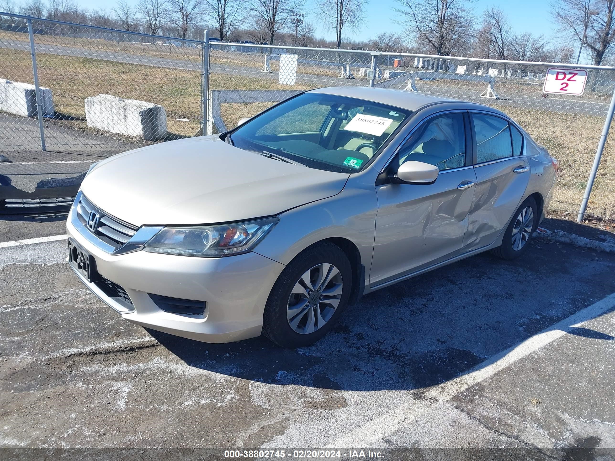 Photo 1 VIN: 1HGCR2F37EA209142 - HONDA ACCORD 