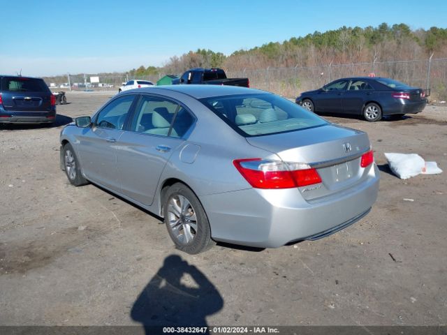 Photo 2 VIN: 1HGCR2F37FA108068 - HONDA ACCORD 