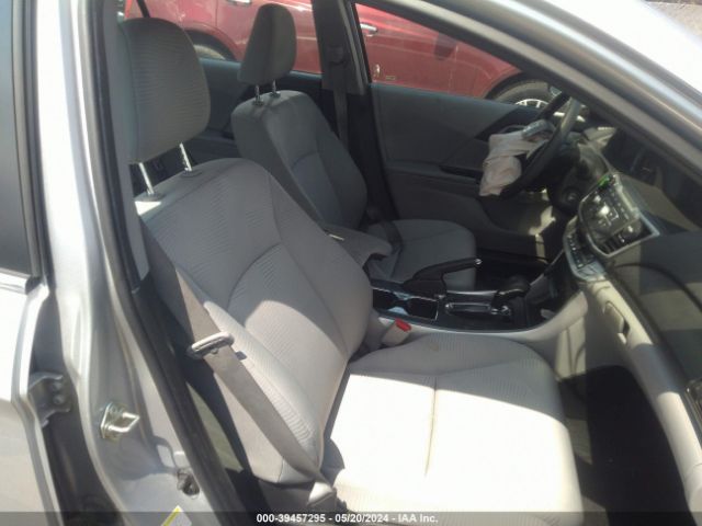 Photo 4 VIN: 1HGCR2F37FA142897 - HONDA ACCORD 