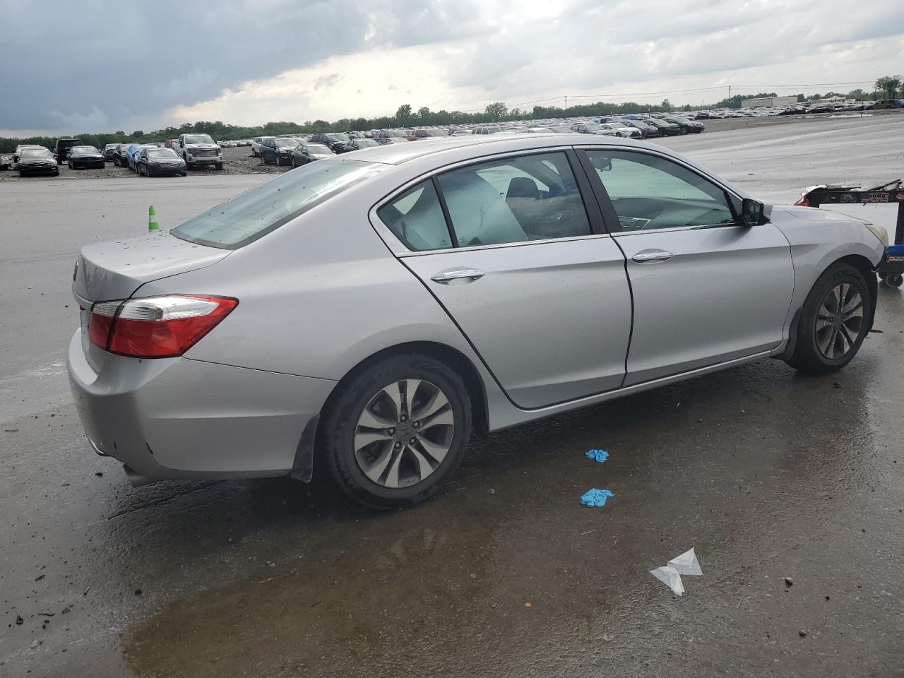 Photo 2 VIN: 1HGCR2F37FA183305 - HONDA ACCORD 