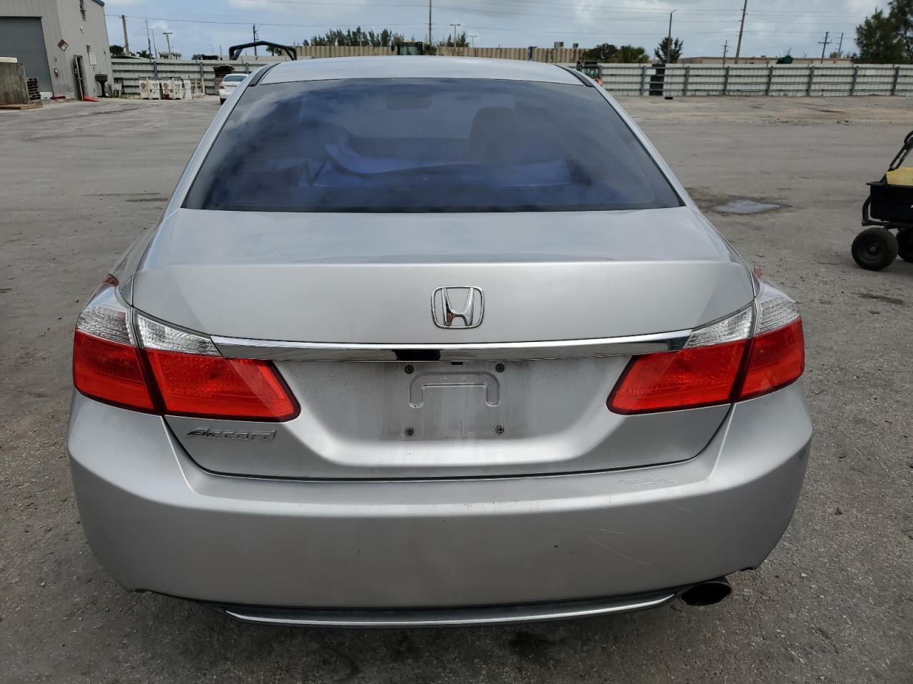 Photo 5 VIN: 1HGCR2F37FA199648 - HONDA ACCORD 