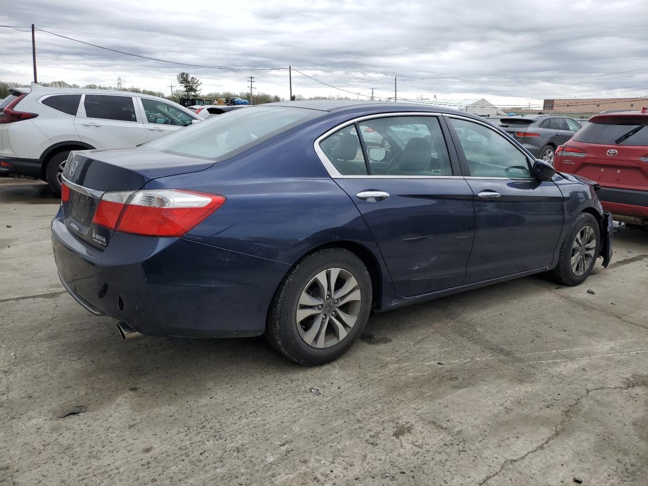 Photo 2 VIN: 1HGCR2F37FA203889 - HONDA ACCORD 